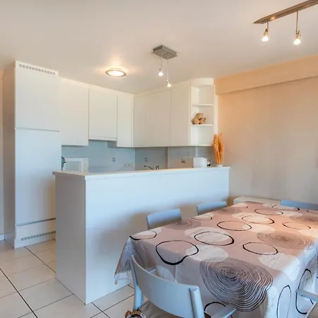 Primavera 0502 - 2 Bedrooms 6p - Centrally Located With Amazing Sea View *