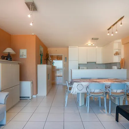 Primavera 0502 - 2 Bedrooms 6p - Centrally Located With Amazing Sea View